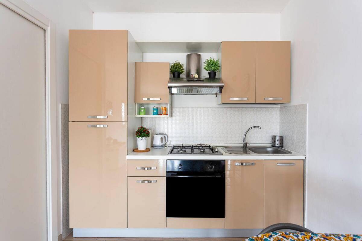 Frank'S House - Appartamento Con Terrazzo In Centro 팔레르모 외부 사진
