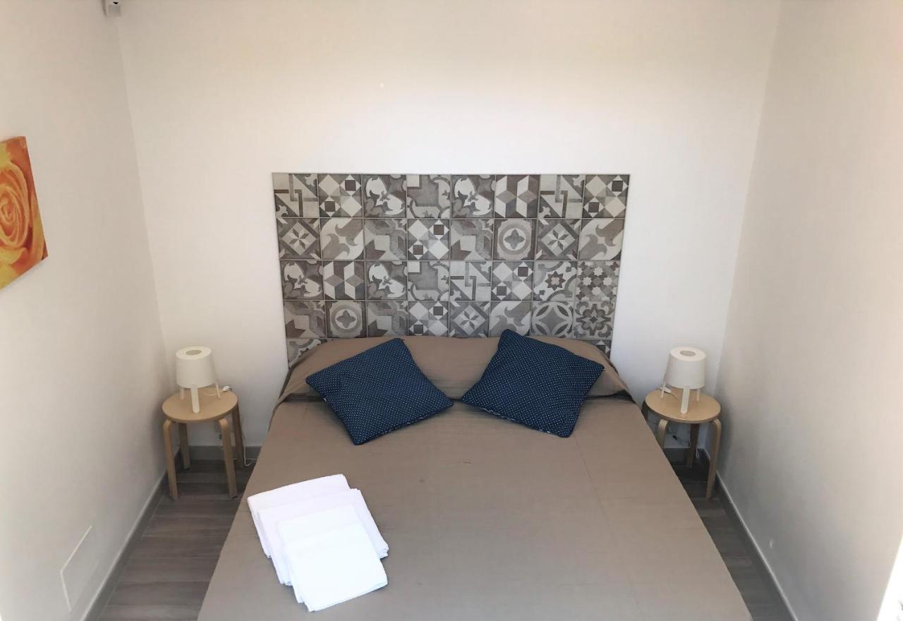 Frank'S House - Appartamento Con Terrazzo In Centro 팔레르모 외부 사진