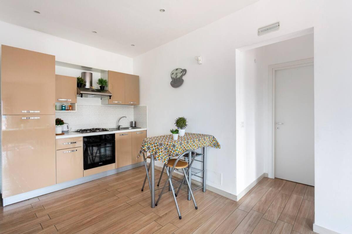 Frank'S House - Appartamento Con Terrazzo In Centro 팔레르모 외부 사진