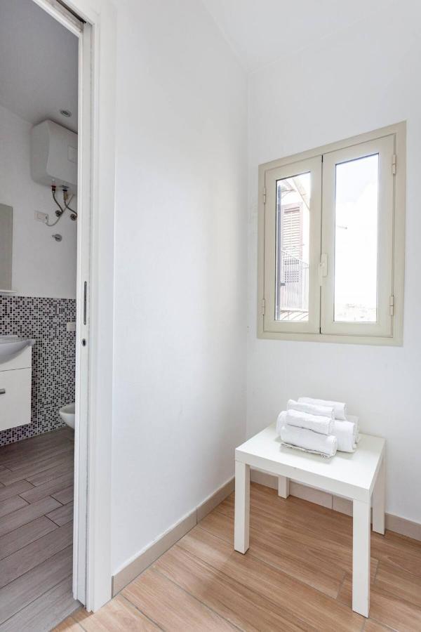 Frank'S House - Appartamento Con Terrazzo In Centro 팔레르모 외부 사진