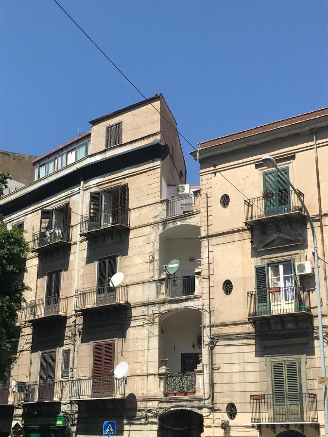 Frank'S House - Appartamento Con Terrazzo In Centro 팔레르모 외부 사진