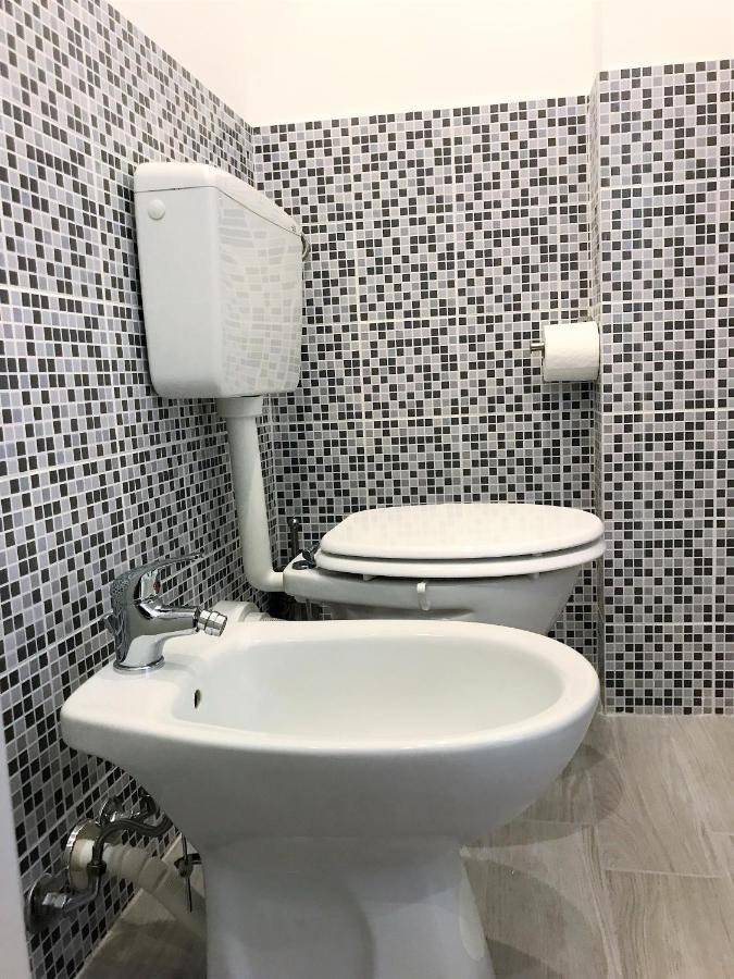 Frank'S House - Appartamento Con Terrazzo In Centro 팔레르모 외부 사진